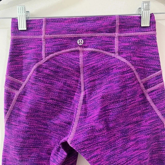 Lululemon Free Flow Leggings Crop Capri Pants Diamond Jacquard high rise violet - Picture 6 of 7